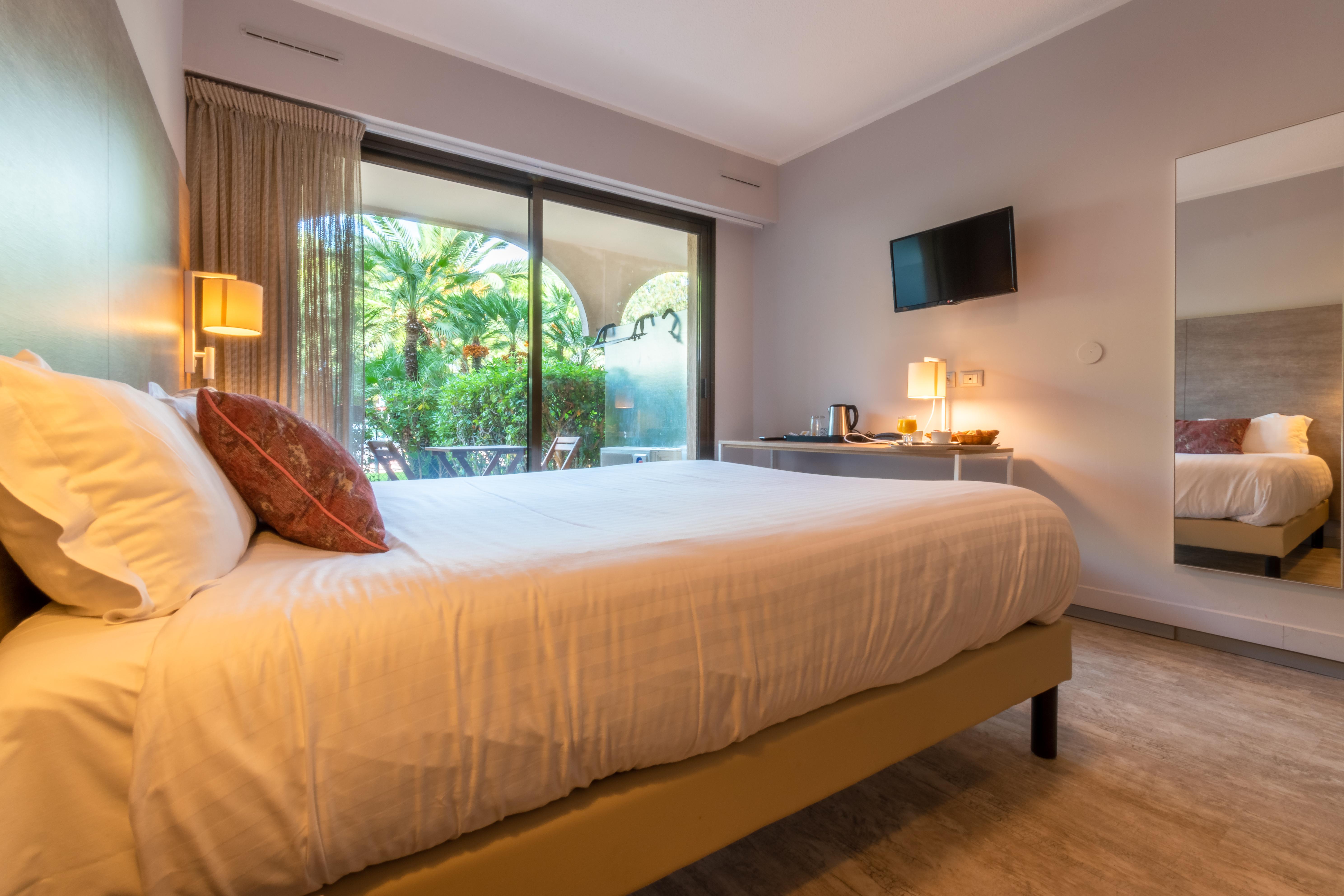 Hotel Bahia Villeneuve-Loubet Buitenkant foto