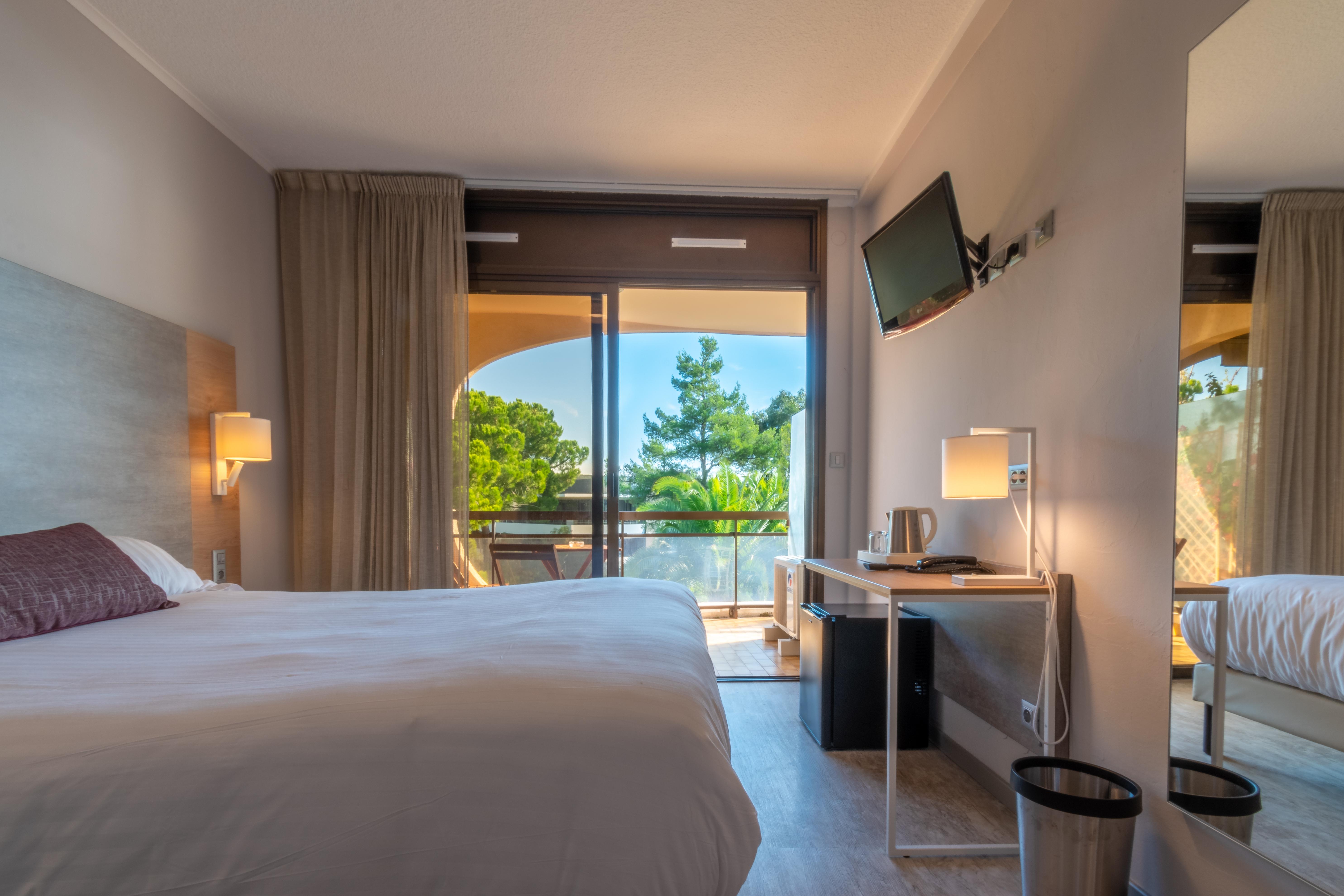 Hotel Bahia Villeneuve-Loubet Buitenkant foto