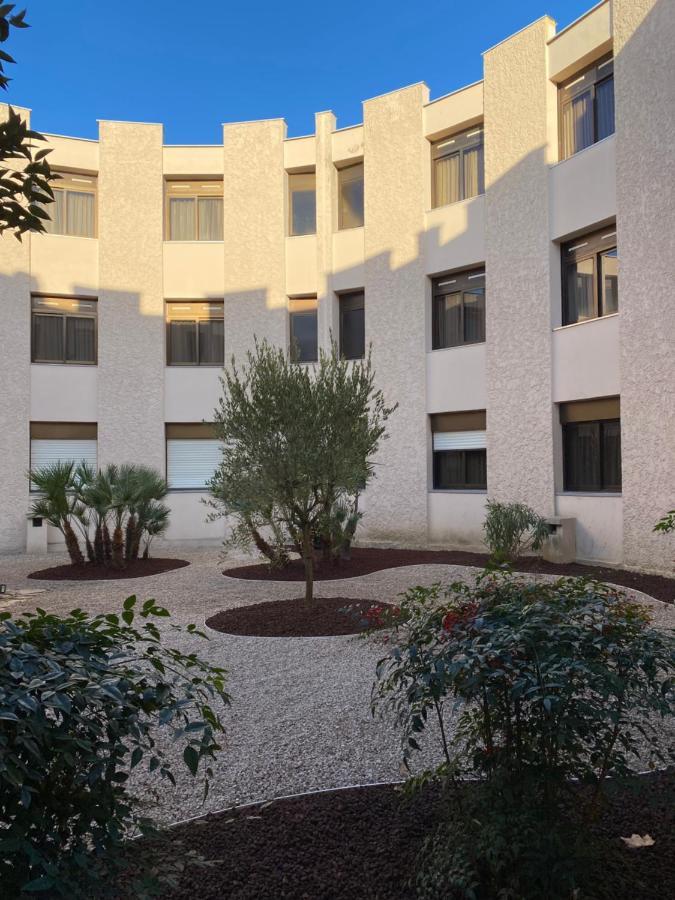 Hotel Bahia Villeneuve-Loubet Buitenkant foto