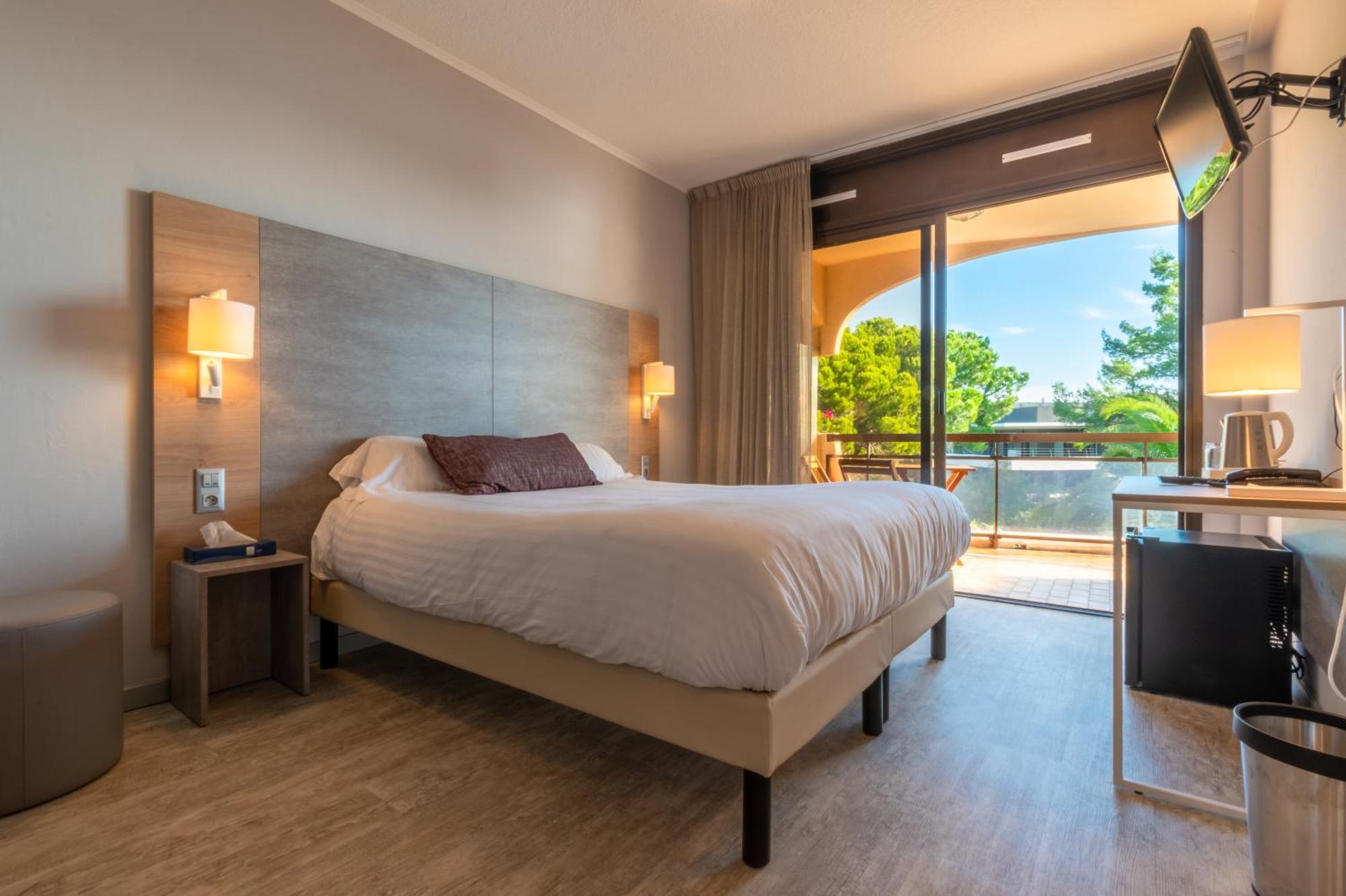 Hotel Bahia Villeneuve-Loubet Buitenkant foto