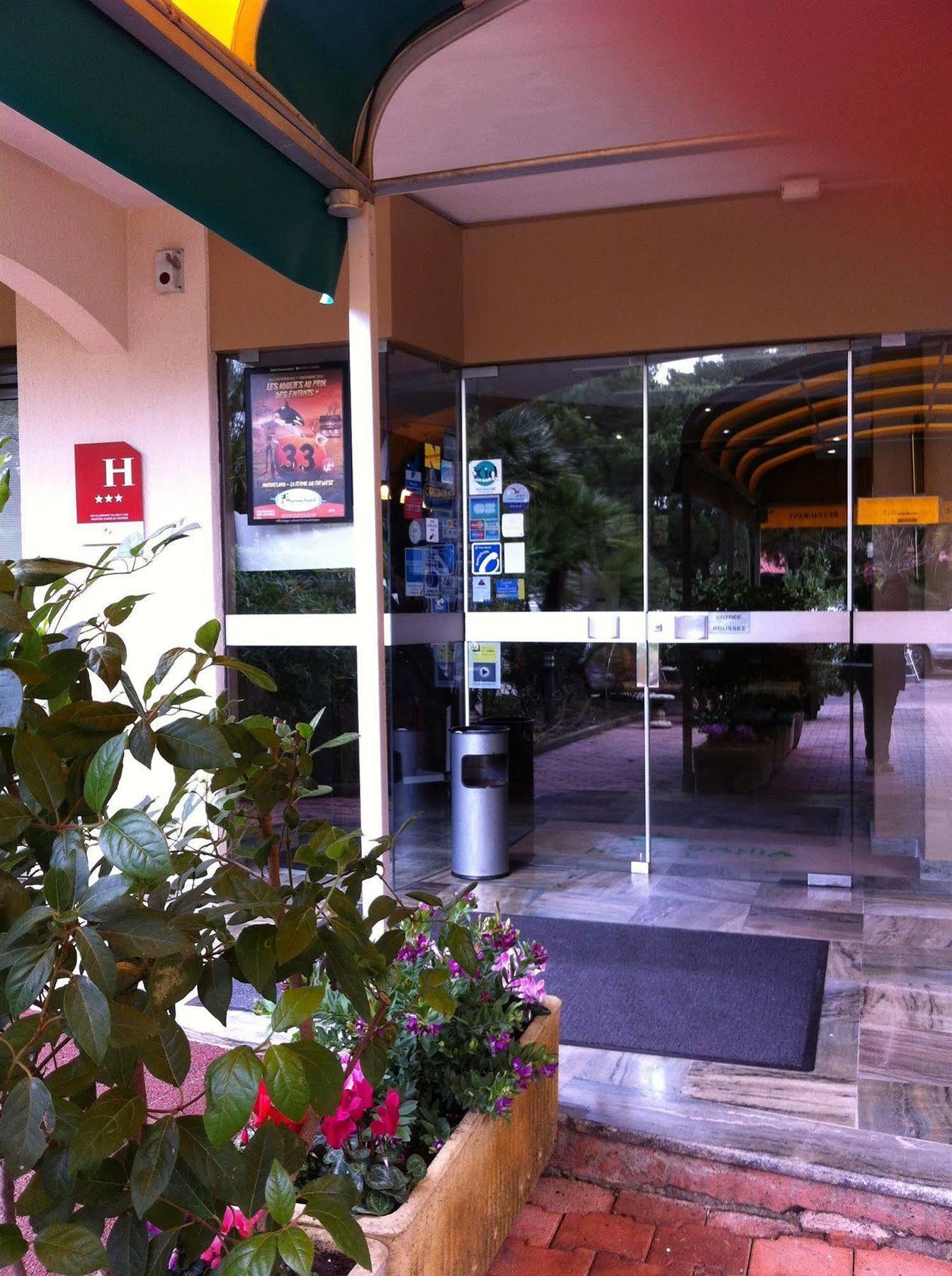 Hotel Bahia Villeneuve-Loubet Buitenkant foto