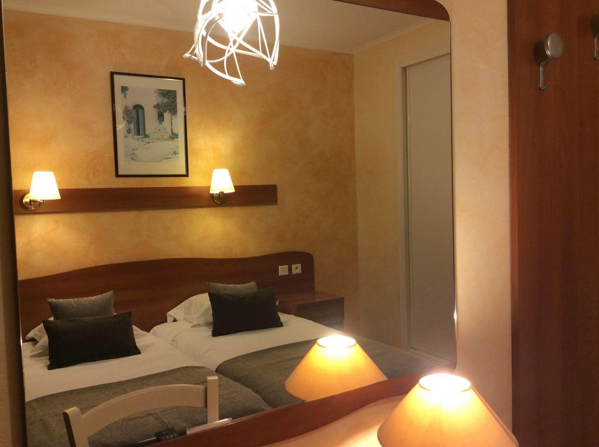 Hotel Bahia Villeneuve-Loubet Buitenkant foto